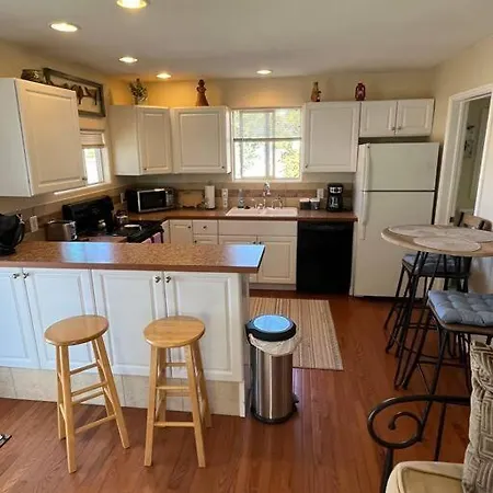 Cheerful Pet-Friendly Bungalow Right In Town Montrose Exterior foto