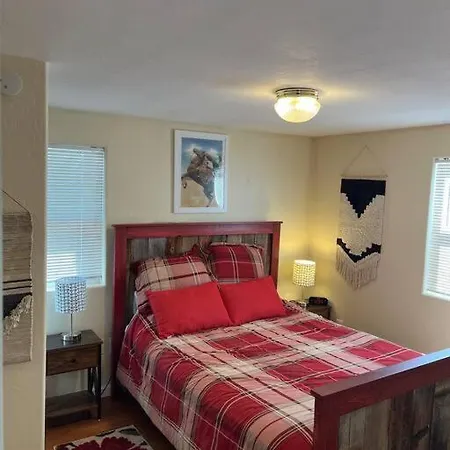 Cheerful Pet-Friendly Bungalow Right In Town Montrose Exterior foto